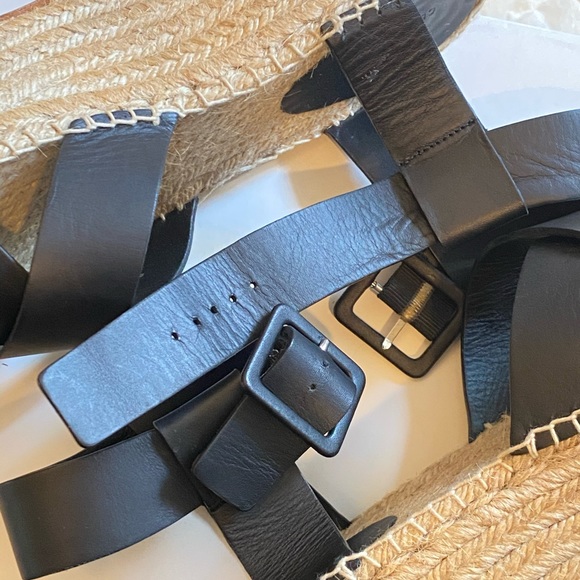 🛍SOLD🛍 CÉLINE Criss Cross Sandals - Picture 5 of 10